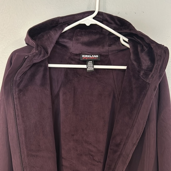 Kirkland hooded jacket with soft lining. Size large.. NWOT - Picture 4 of 6